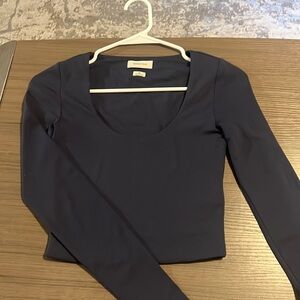 Aritzia Contour long sleeve
